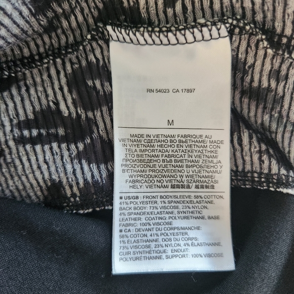 Banana Republic short sleeve abstract patterned top blouse medium textured - Picture 5 of 5